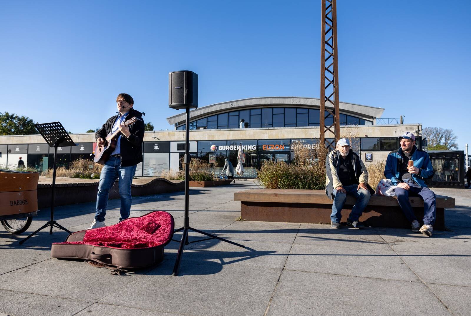 Street performance by Minimal Viable Band member